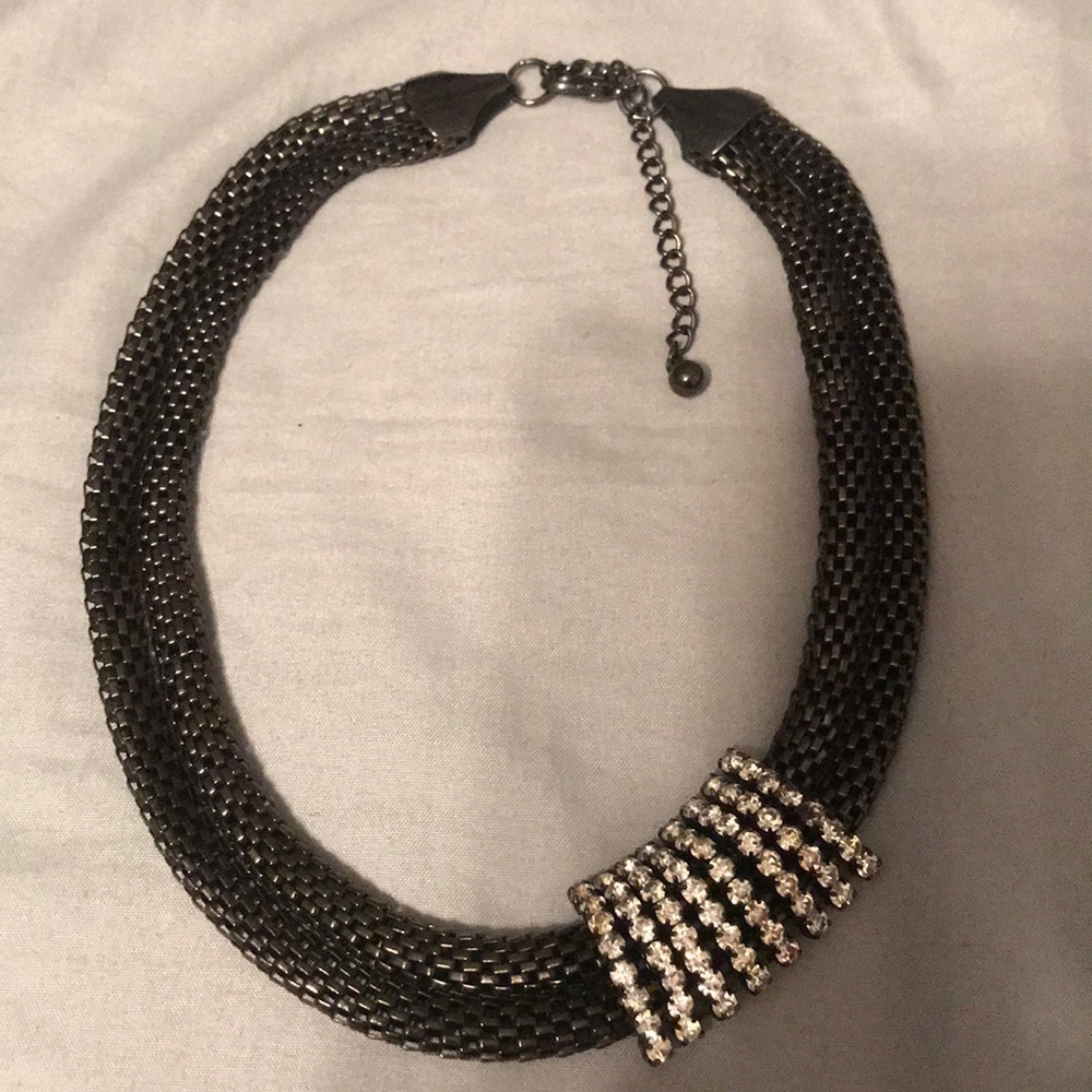 BLACK AND CLEAR STONE NECKLACE